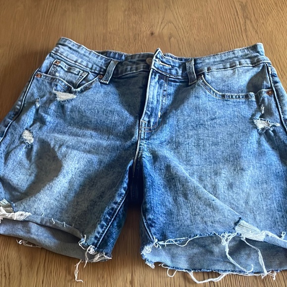 Levi Strauss denim shorts - Picture 2 of 5